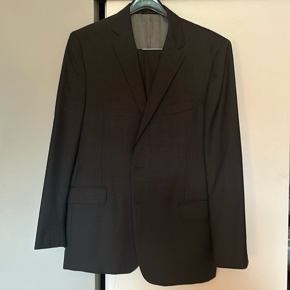 Like new! Custom made grey Jos A Bank suit with fabric from Ermenegildo Zegna